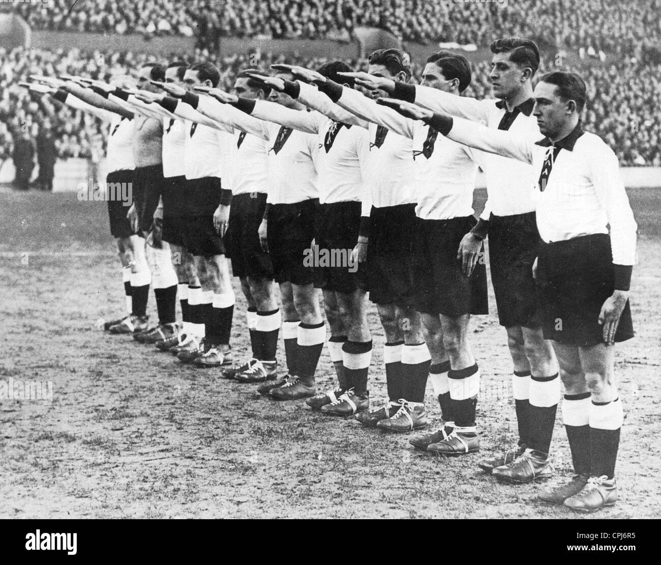 Die deutsche Fußball-Nationalmannschaft vor einem Freundschaftsspiel gegen England, 1935 Stockfoto