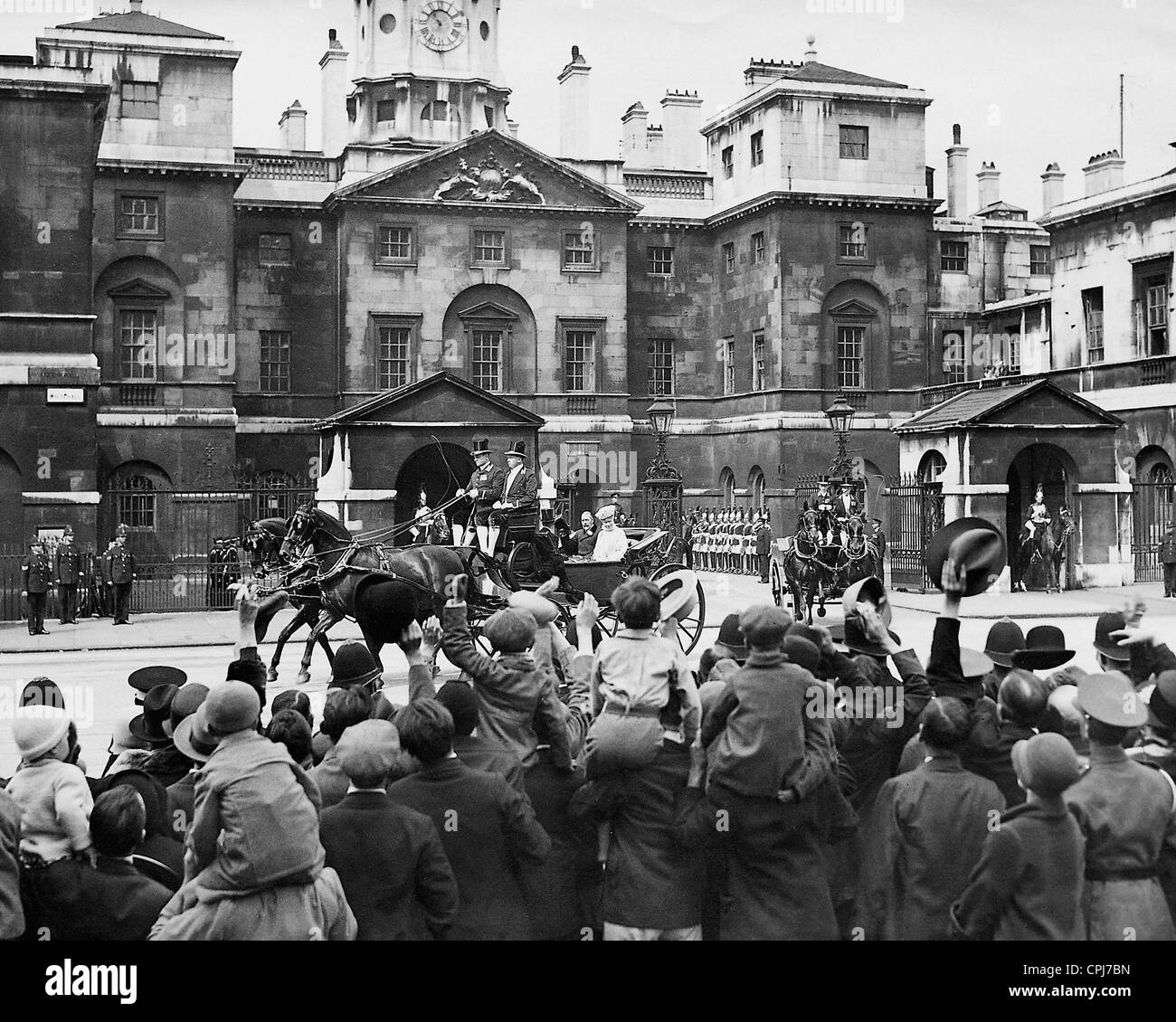 Das britische Königspaar auf dem Weg zur Westminster Abbey, 1929 Stockfoto