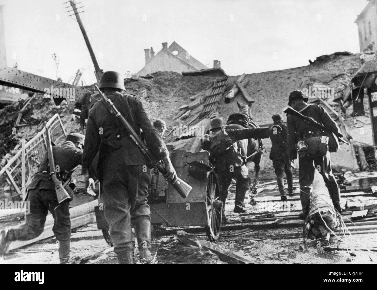 Einrichten von Infanterie-Waffen in sowjetischen Lettland 1944 Stockfoto