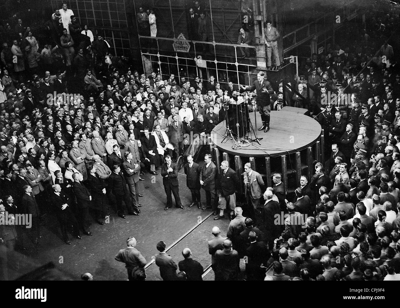Adolf Hitler spricht in den Berliner Siemens-Werken, 1933 Stockfoto