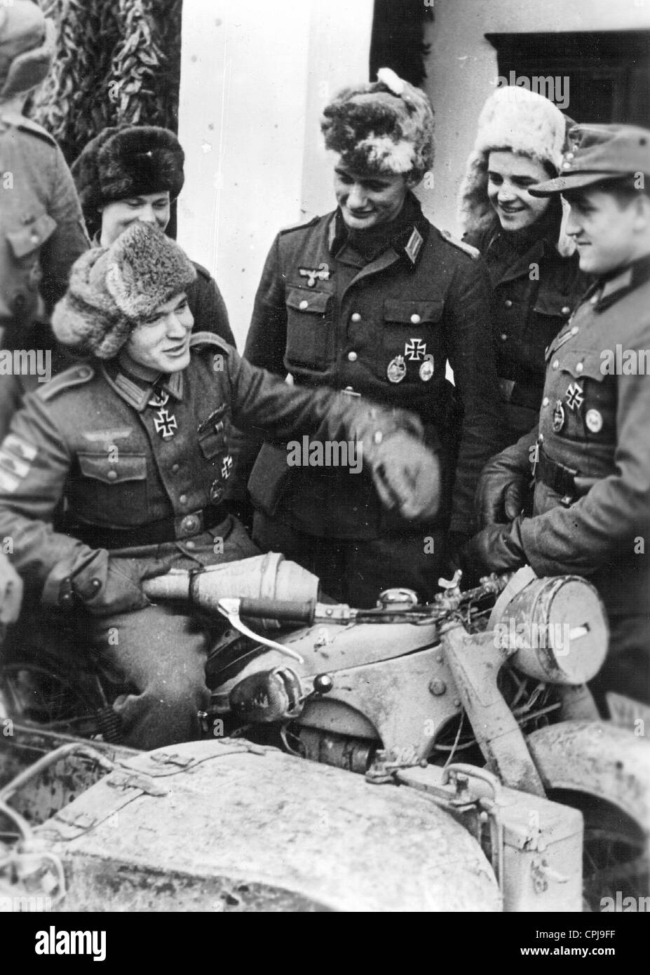 Deutsche Soldaten während des Kampfes in Schlesien, 1945 Stockfoto