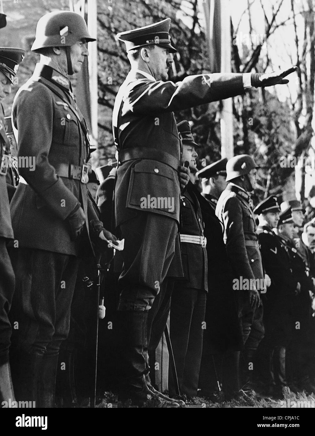 Fedor von Bock und Adolf Hitler während einer Parade in Wien, 1938 Stockfoto