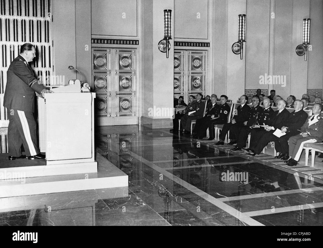 Hermann Göring spricht bei der Gründung der Akademie für Luftfahrtforschung, 1937 Stockfoto