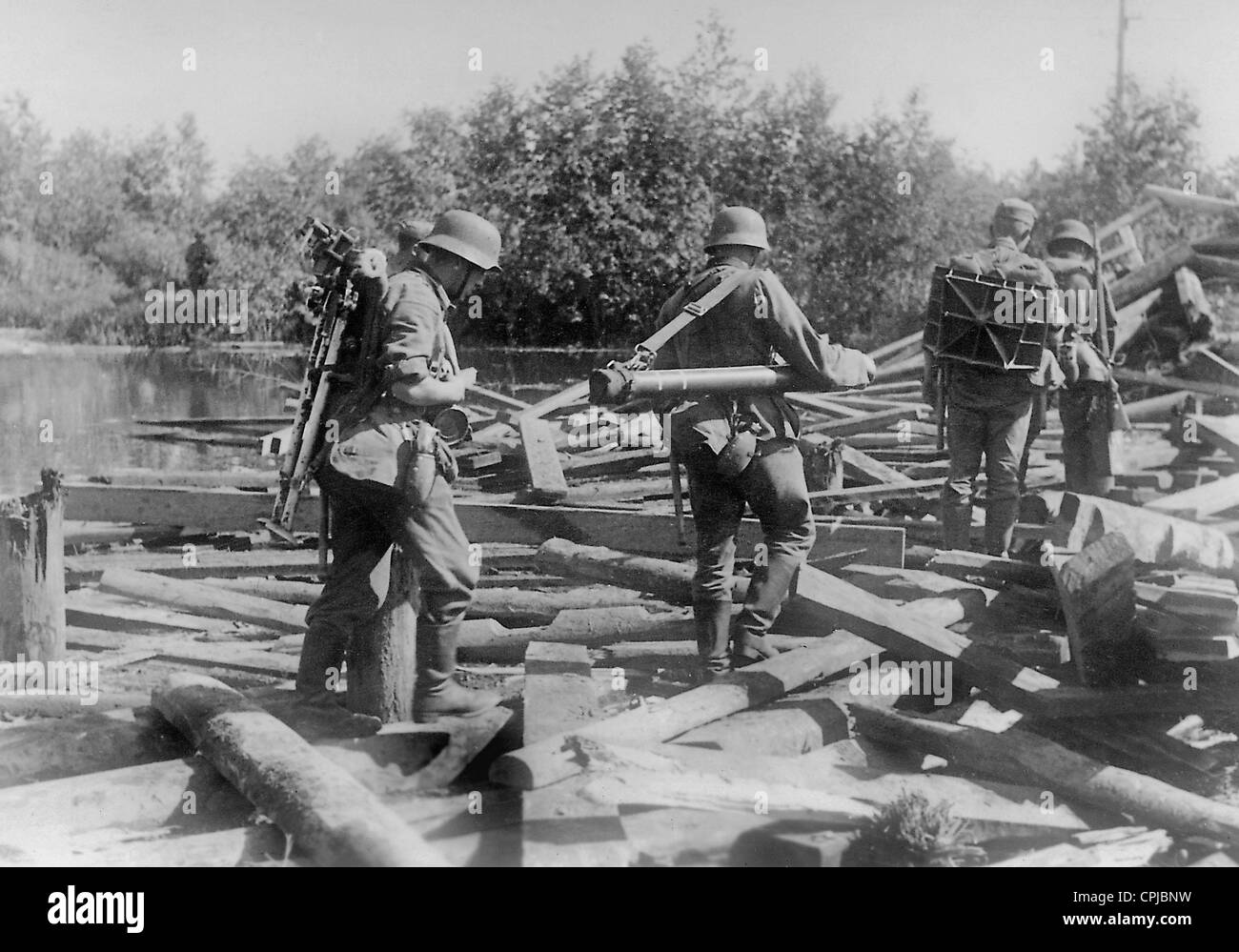 Deutsche Soldaten mit Granatwerfer im zweiten Weltkrieg an der Ostfront, 1941 Stockfoto