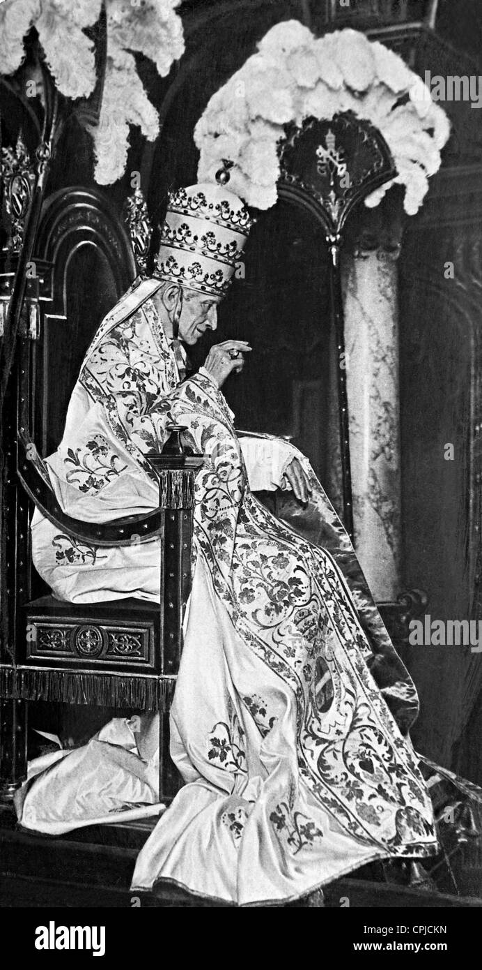Papst Leo XIII in voller Montur mit der Triple crown Stockfoto