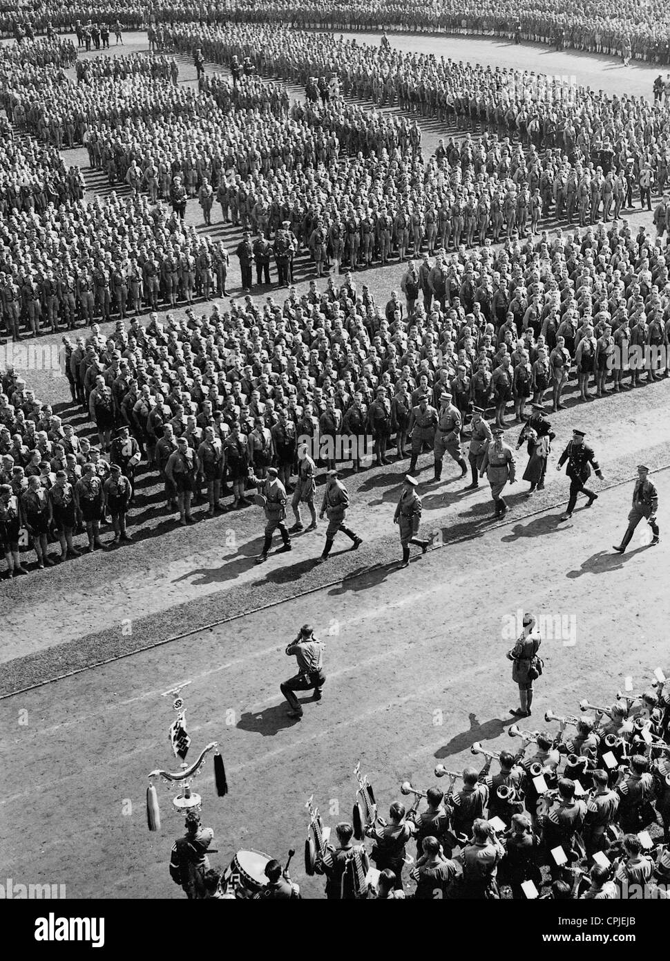 Adolf Hitler mit Hitler-Jugend, 1934 Stockfoto