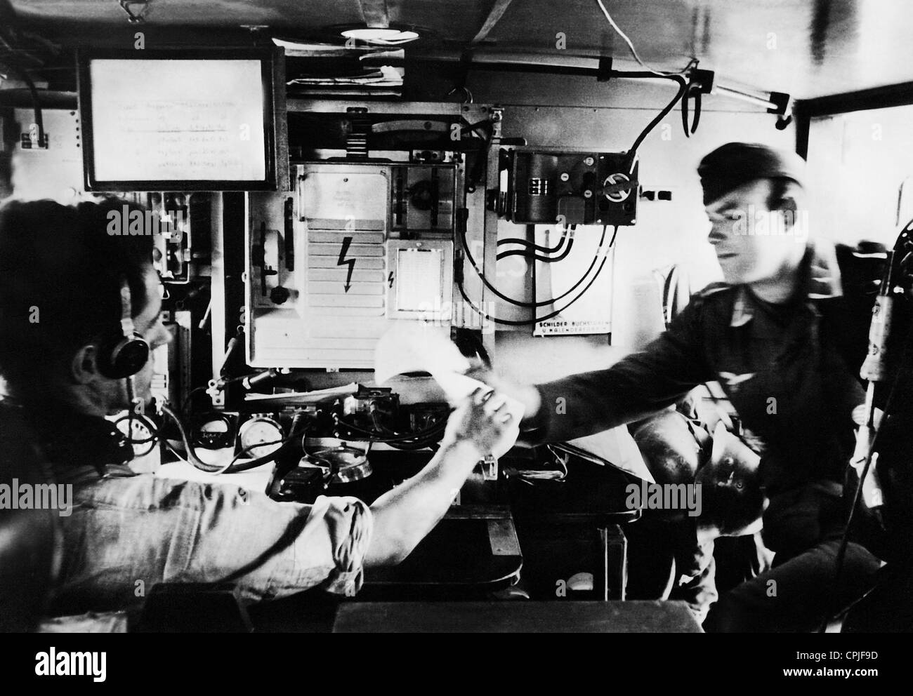 Funker in eine deutsche Teilung Hauptquartier der Luftwaffe, 1940 Stockfoto