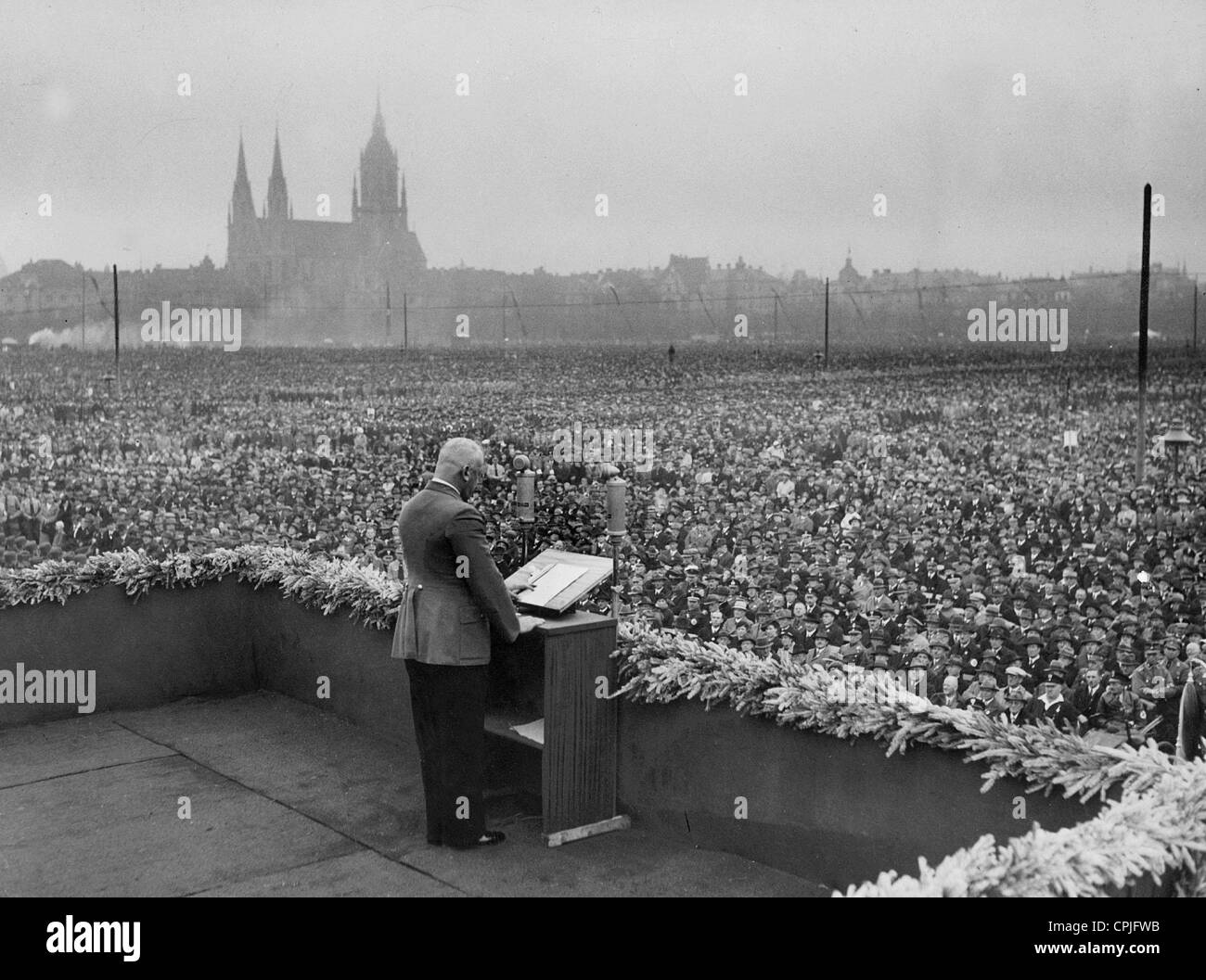 Gauleiter Adolf Wagner spricht am 1. Mai Stockfoto