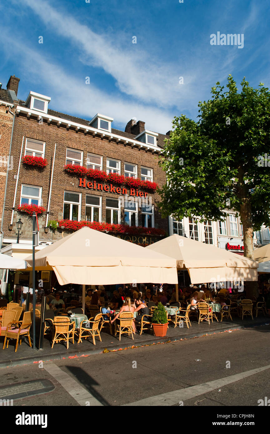 Cafés in 'Vrijthof' Square, Maastricht, Limburg, Niederlande, Europa. Stockfoto