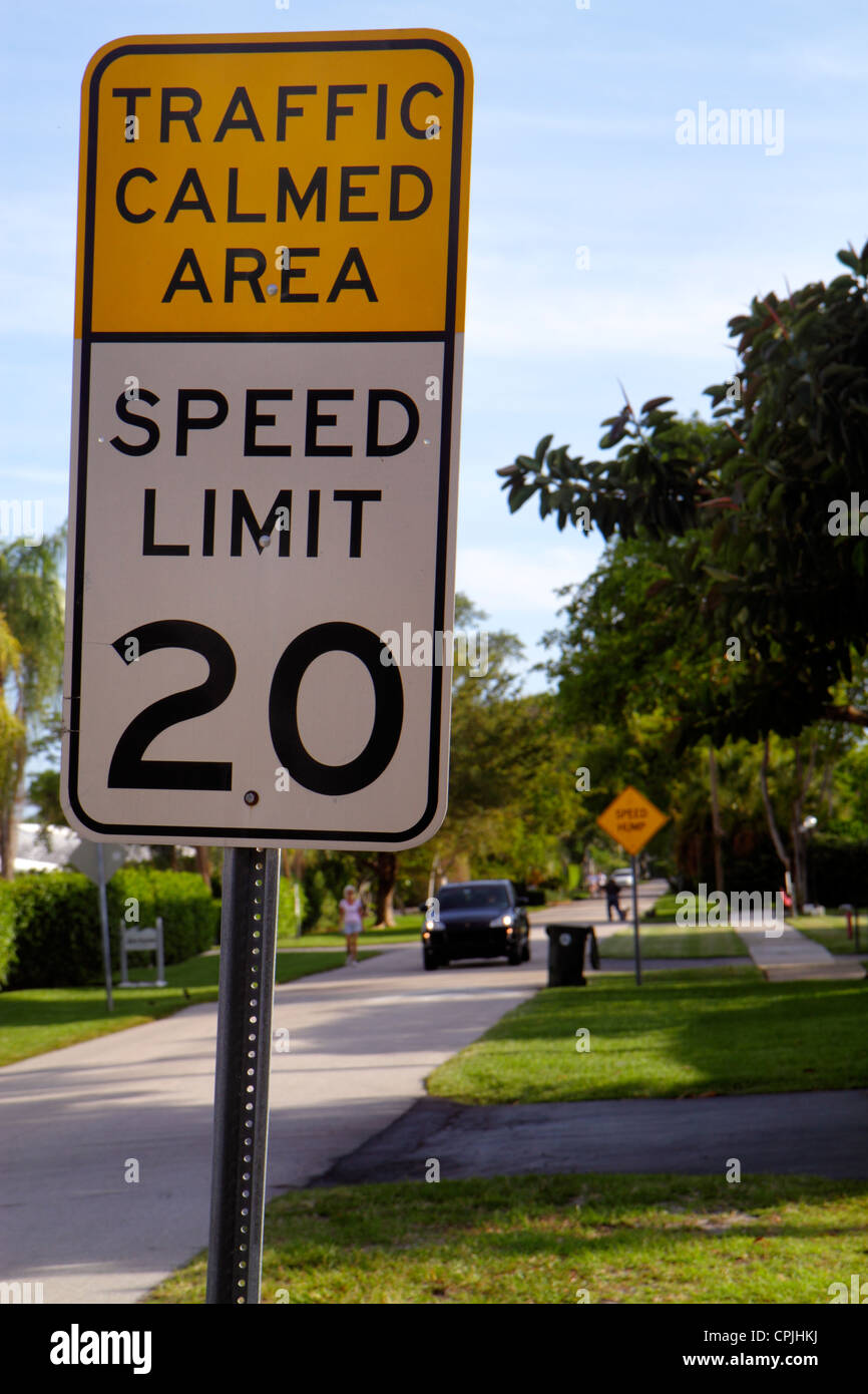 Boca Raton Florida, Palm Beach County, Verkehr, Straße, Schild, Logo, ruhiger Bereich, Geschwindigkeit Unebenheiten, Besucher reisen Reise touristischer Tourismus Wahrzeichen Stockfoto