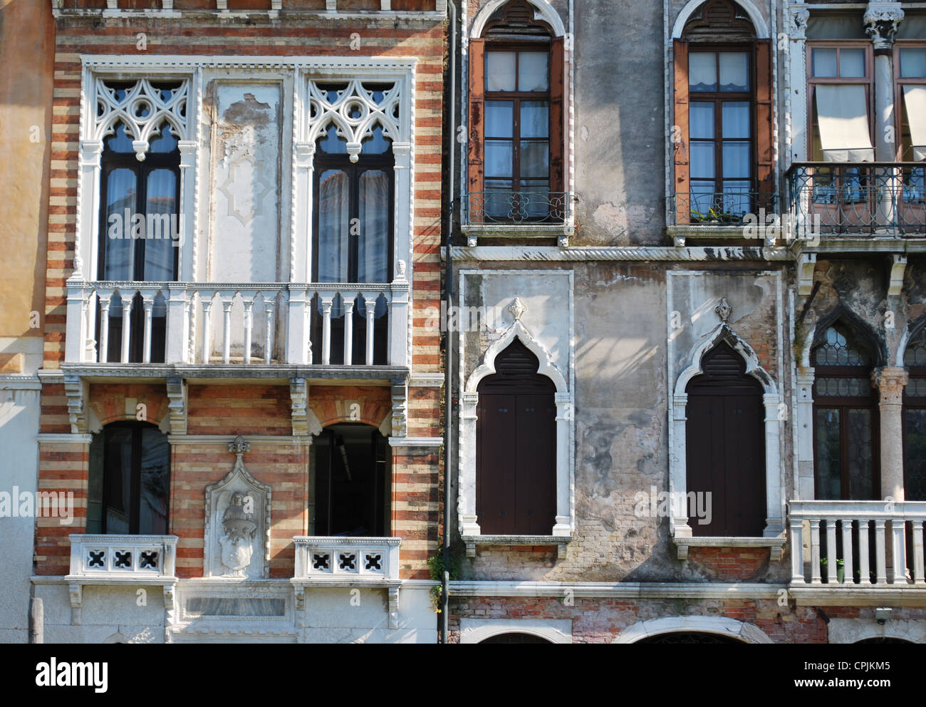 Schöne Fassade des typischen alten Haus in Venedig, Italien Stockfoto