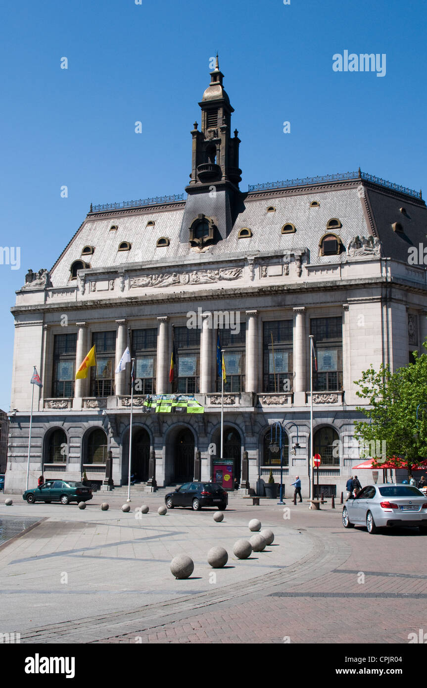 Das Hotel du Ville in Charleroi enthält zwei Museen. Museum der schönen Künste und das Jules Destree Museum. Stockfoto