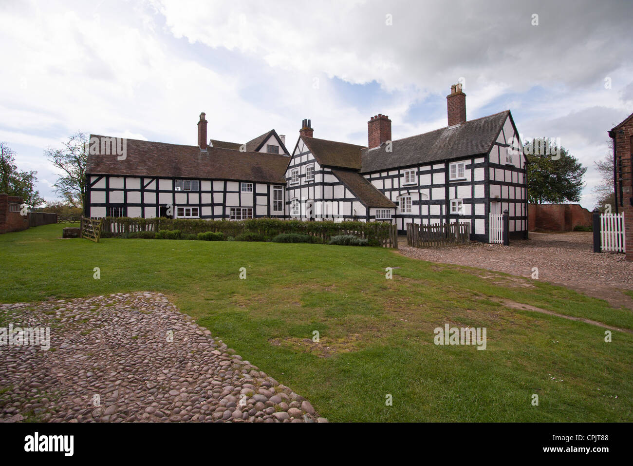 Eine Aufnahme im Boscobel House, Shropshire, wo König Charles II, eine Eiche zu entkommen, die Parlamentarier versteckt hat. Stockfoto