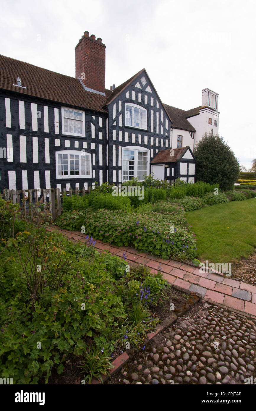 Eine Aufnahme im Boscobel House, Shropshire, wo König Charles II, eine Eiche zu entkommen, die Parlamentarier versteckt hat. Stockfoto