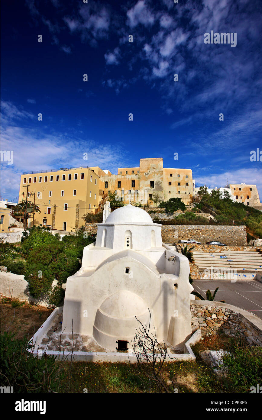 Der "Rückseite" der Kaste der Sanoudos und die Kirche von Agia Kyriaki, Chora ("Hauptstadt") der Insel Naxos, Kykladen, Griechenland. Stockfoto