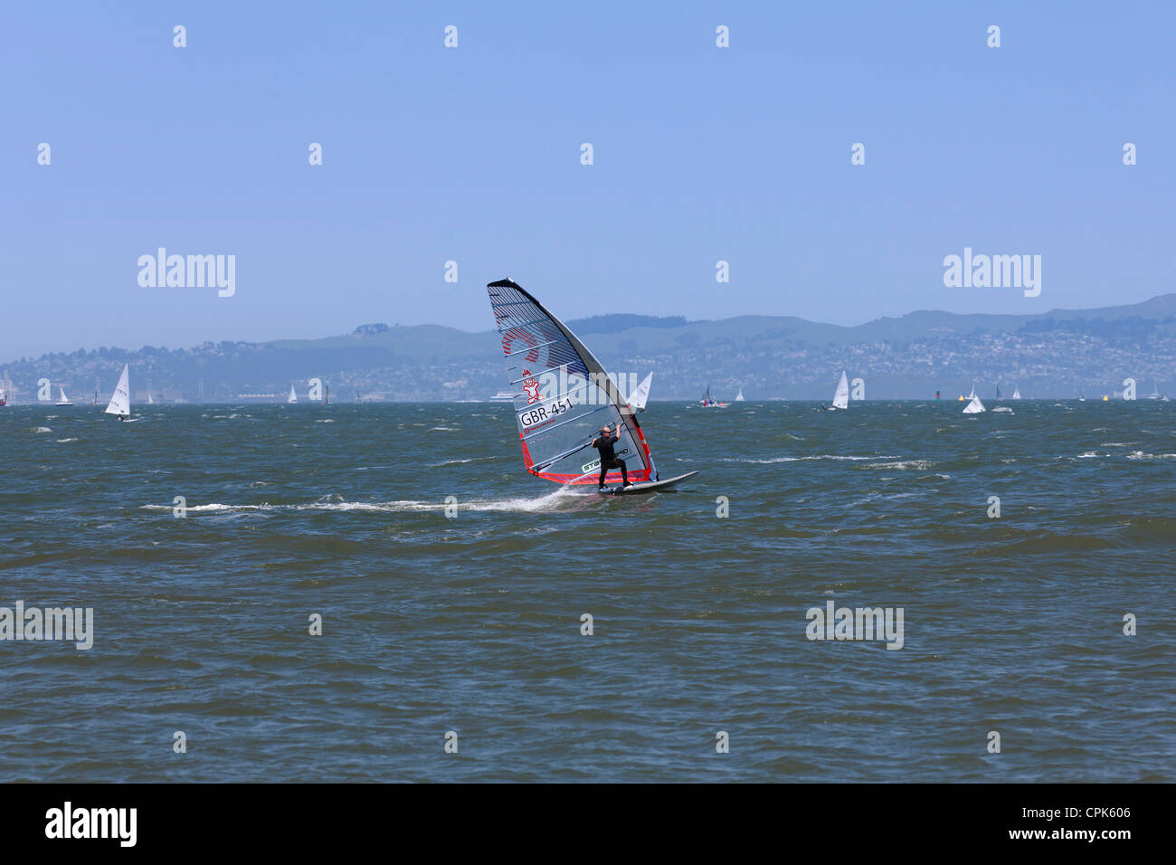 Windsurfer auf dem Wasser - San Francisco, Kalifornien, USA Stockfoto