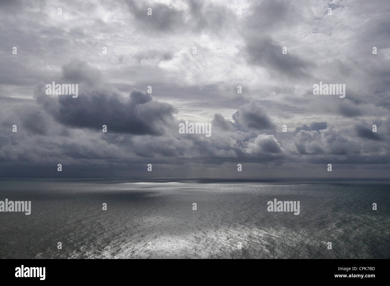 Wolken über dem Ärmelkanal betrachtet von Beachy Head in East Sussex. Stockfoto
