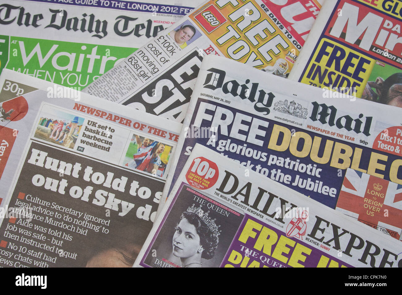 Auswahl der britischen Tageszeitungen Nachrichten vom 26. Mai 2012 Stockfoto