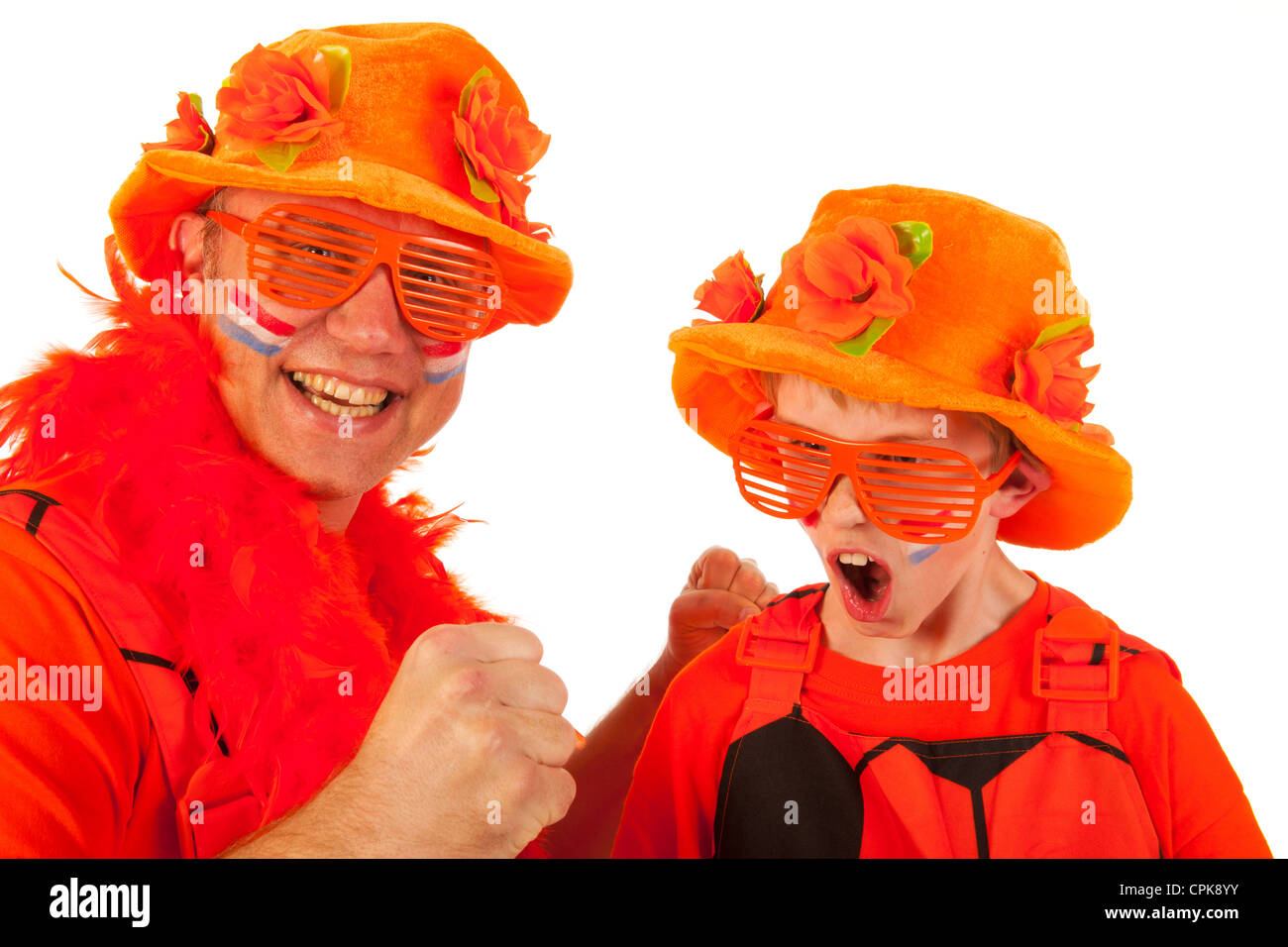 Vater und Sohn als niederländische orange Fußball-fans Stockfoto