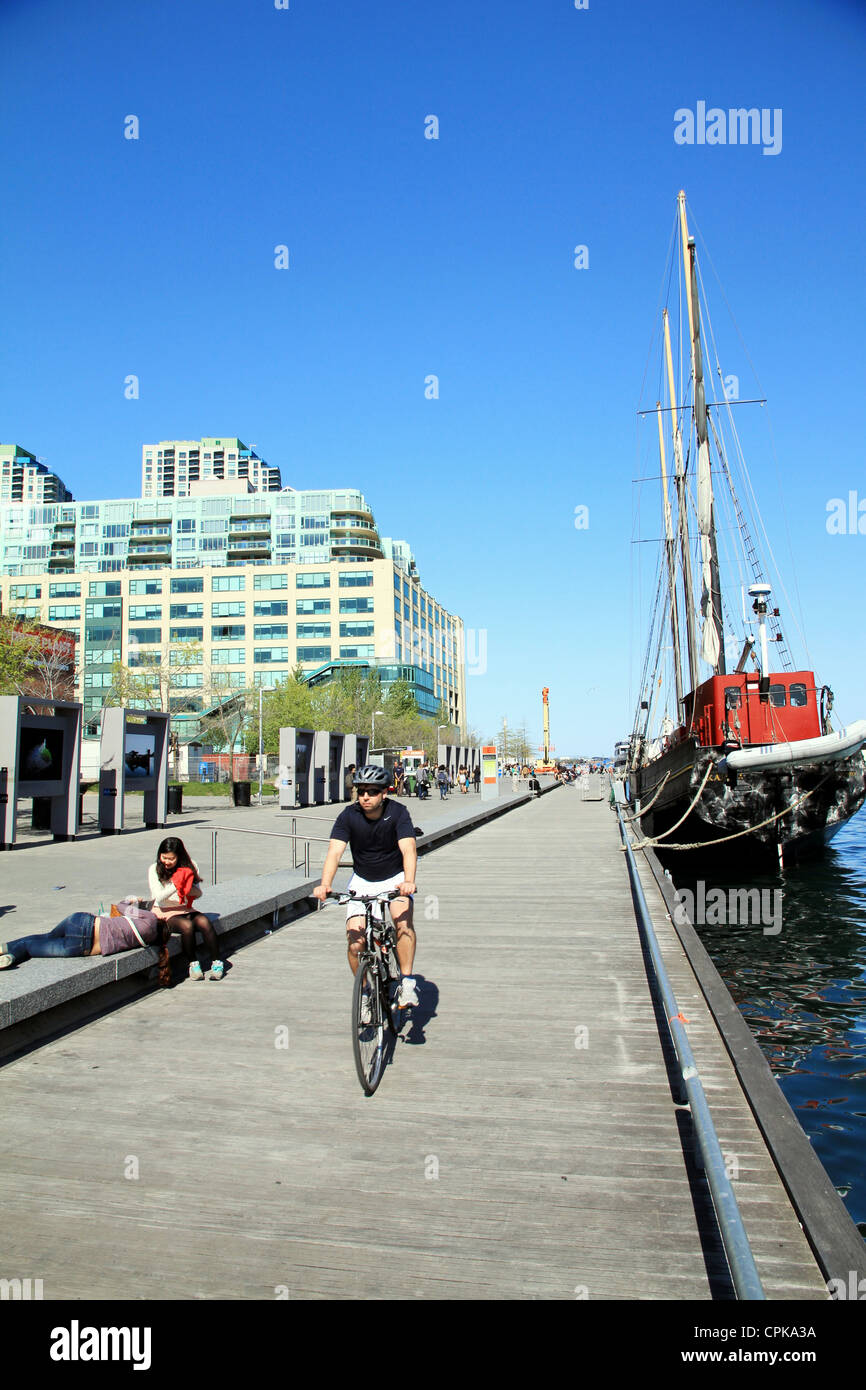 Ein Blick auf Toronto Harbourfront in einen schönen Tag des Frühlings Stockfoto