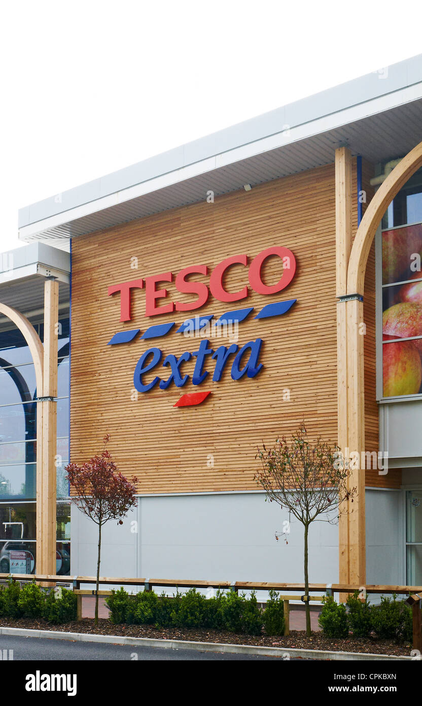 Tesco Extra speichern in Crewe Cheshire UK Stockfoto