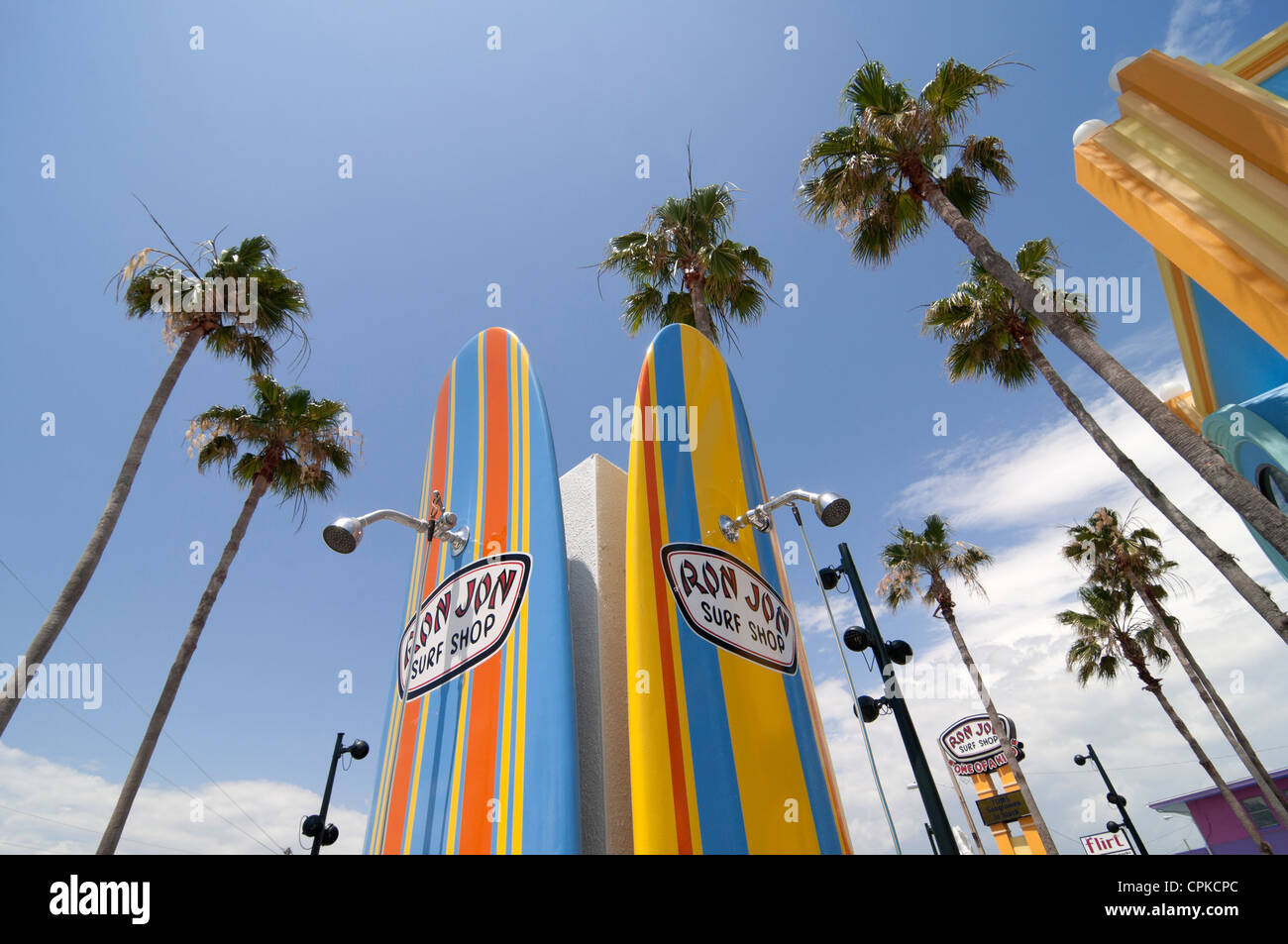 Ron Jon Surf Shop ist ein Welt berühmten Art-Deco-Palast von allem Surfen. Stockfoto