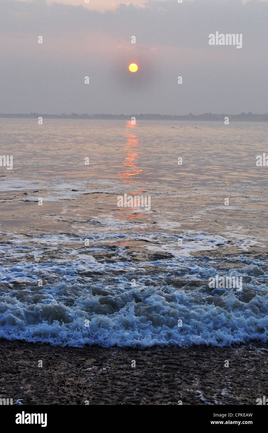 Sonnenuntergang am Ogmore beach Stockfoto