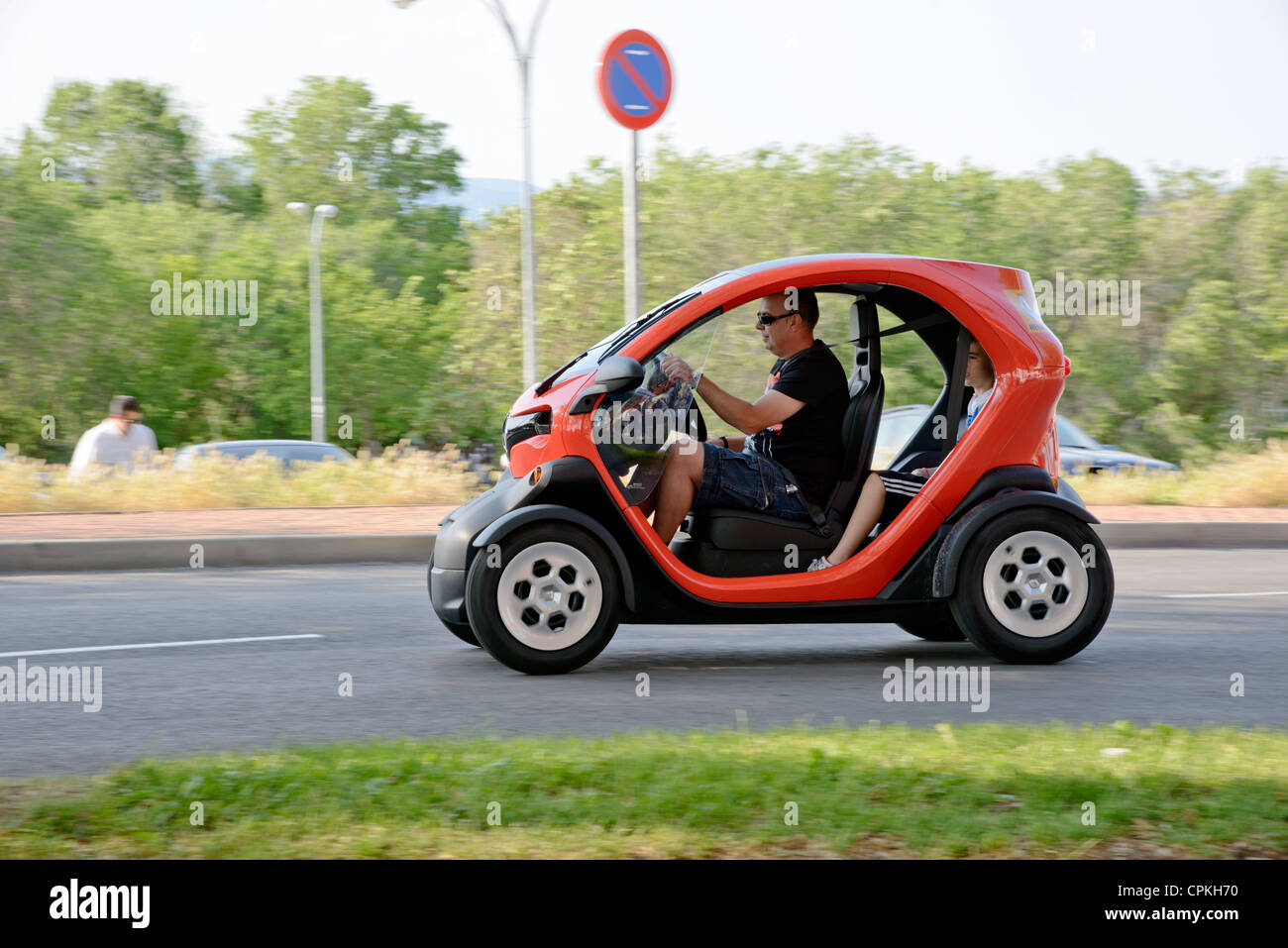 Renault Twizy Elektroauto auf die Straße (Produktionseinheit) ausgeführt. Stockfoto