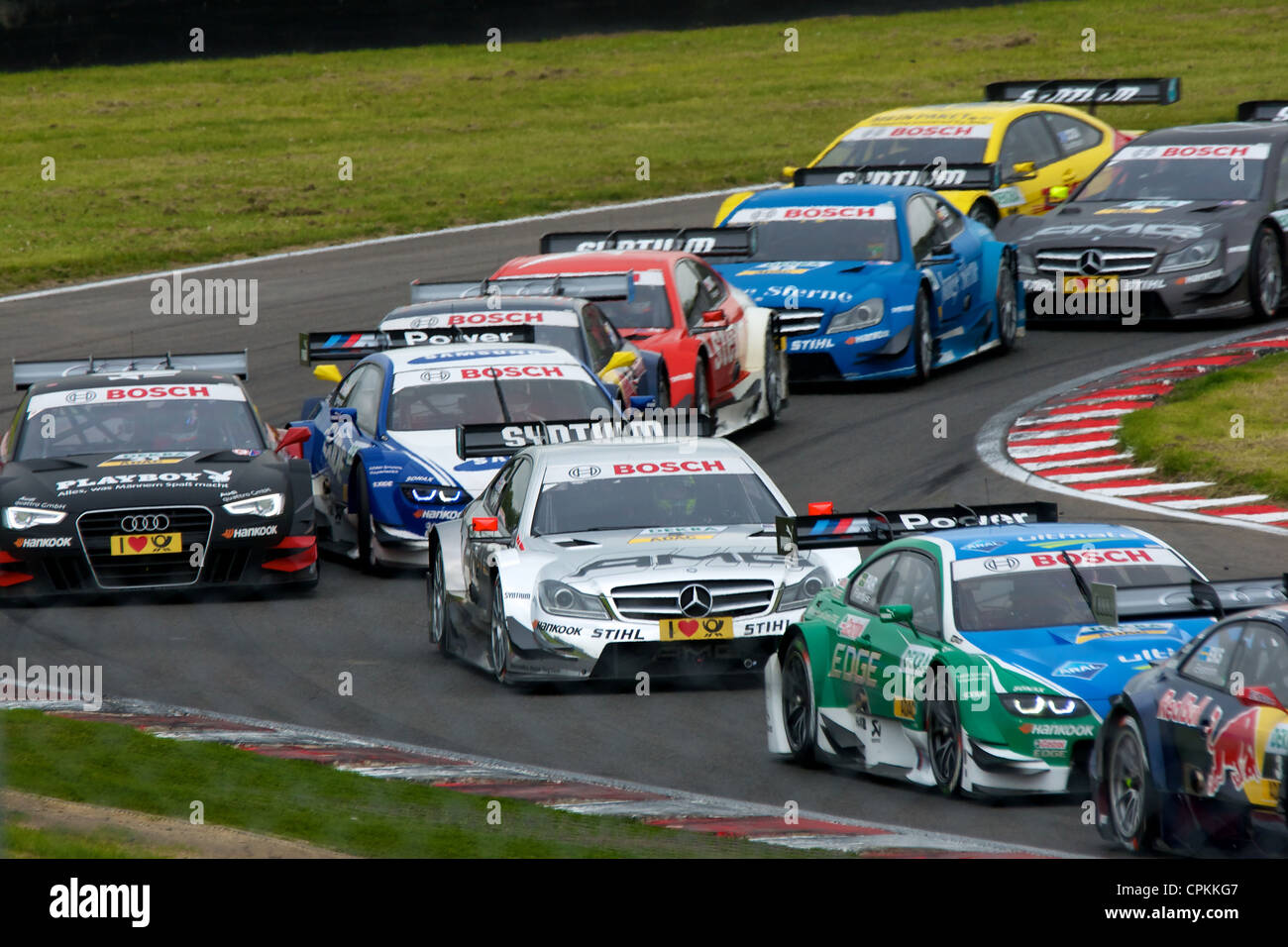 DTM-Fahrzeugen in Brands Hatch 2012 in ersten Runde Stockfoto