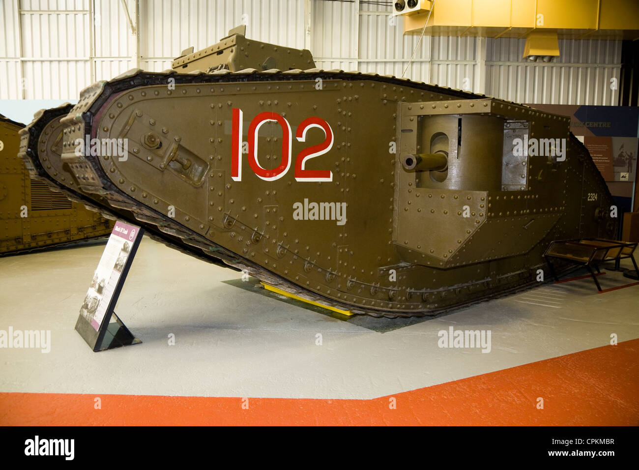 Ersten Weltkrieg Mark IV / MK 4 männliche Panzer, auf dem Display / displayed in The Tank Museum in Bovington, Dorset UK. Stockfoto