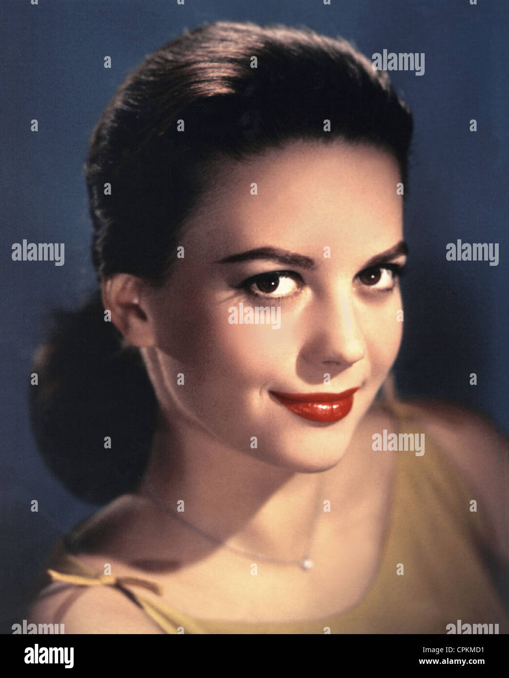 Eine Farbe-Portrait von der Film-Star Natalie Wood in Los Angeles im Jahr 1955 abgebildet Stockfoto