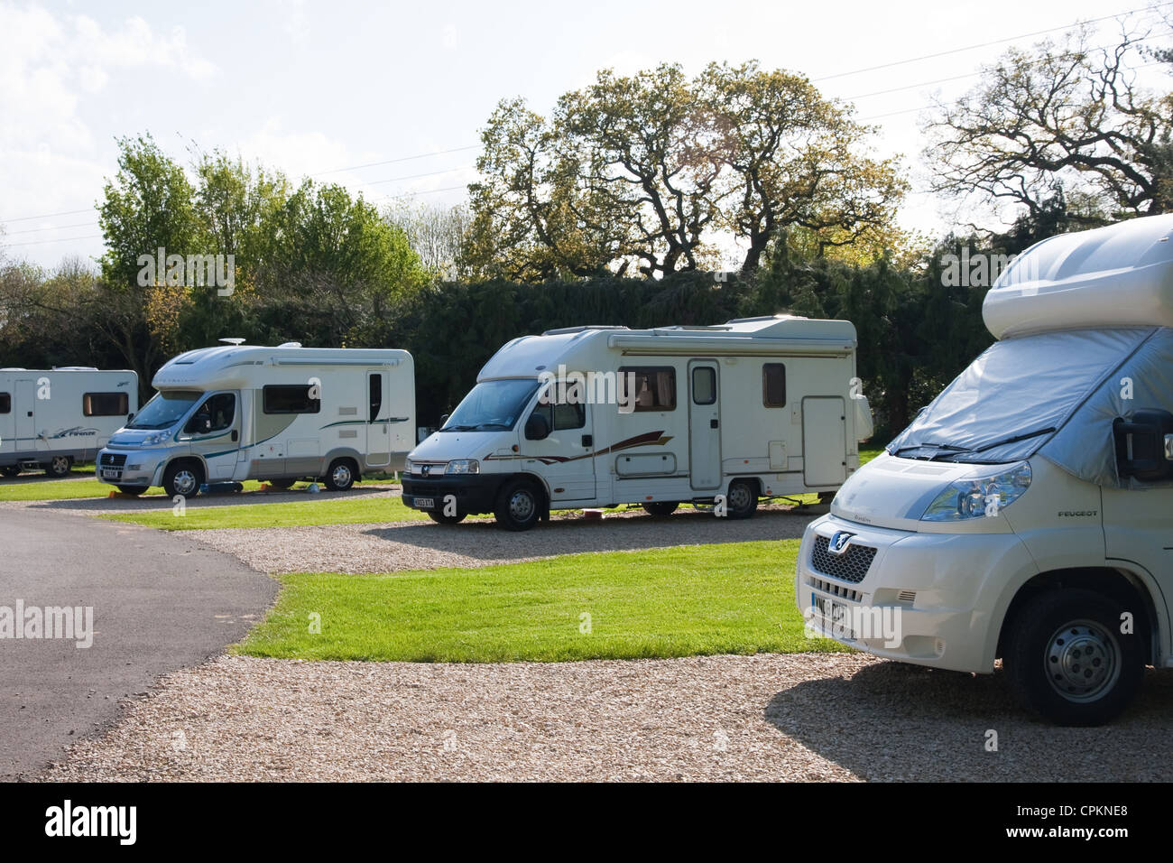 Wohnmobile auf Caravan Club Site in Moreton-in-Marsh Stockfoto