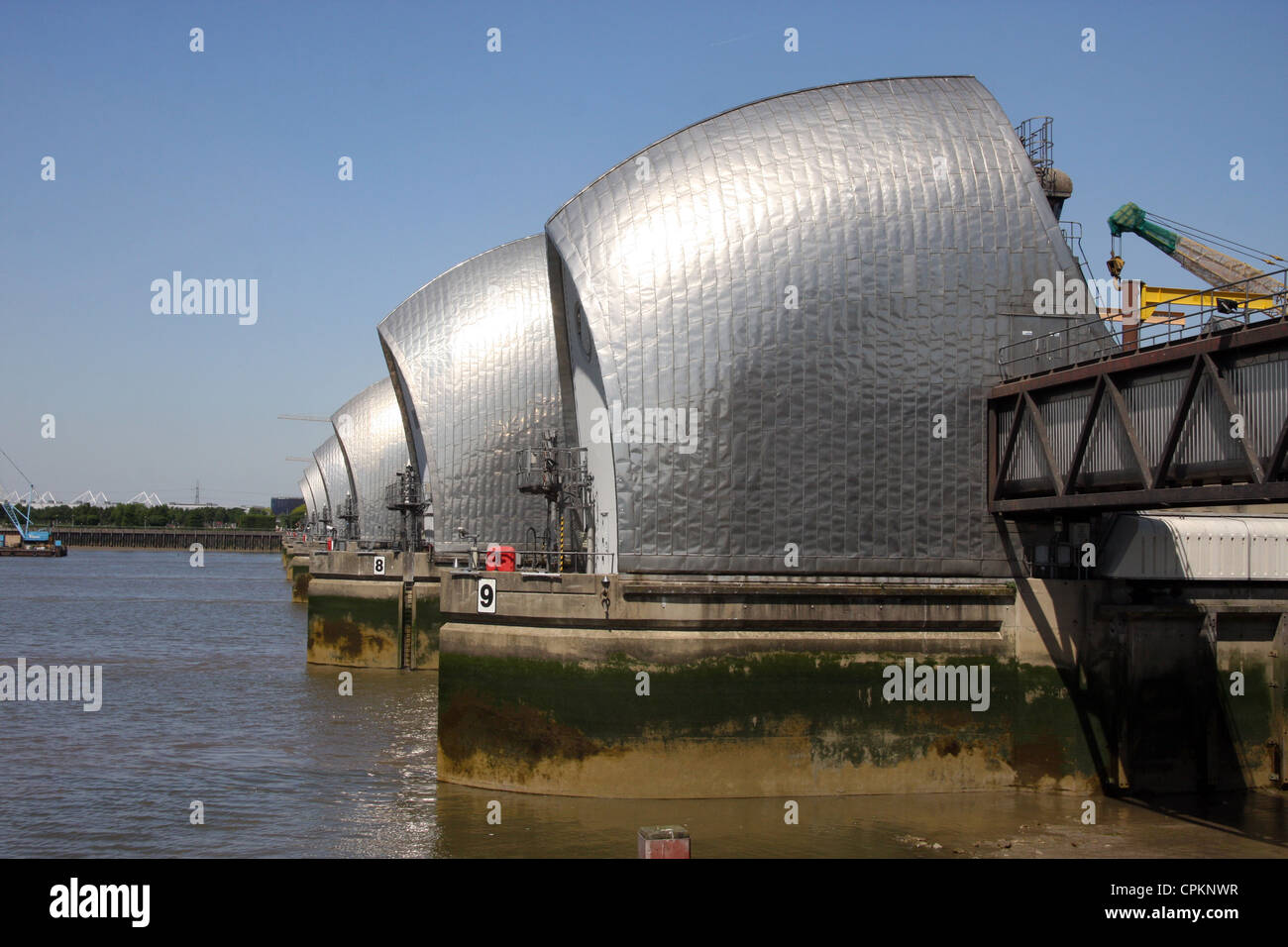 Die Thames Barrier ist der weltweit zweitgrößte bewegliche Sperrwerks Stockfoto