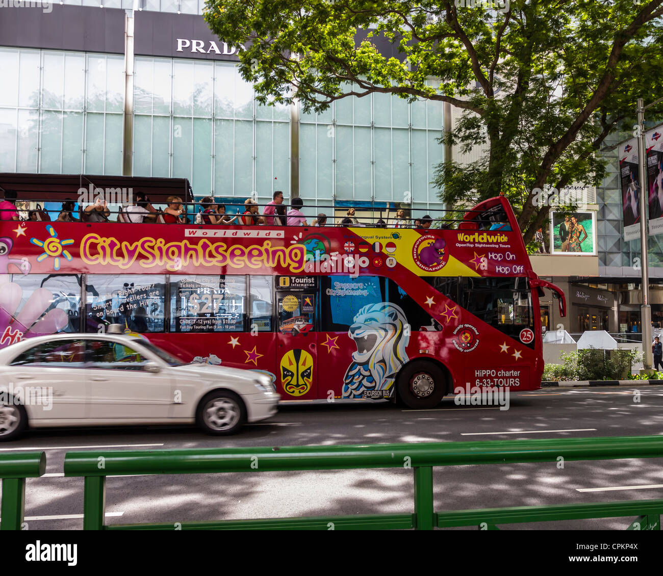 City Sightseeing Tour-Bus auf der Orchard Road Singapur Stockfoto