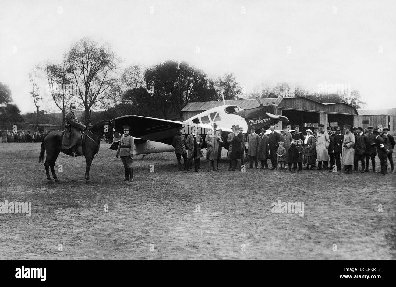 Junkers f-13 bei der Eröffnung des Flughafens Tempelhof in Berlin, 1923 Stockfoto