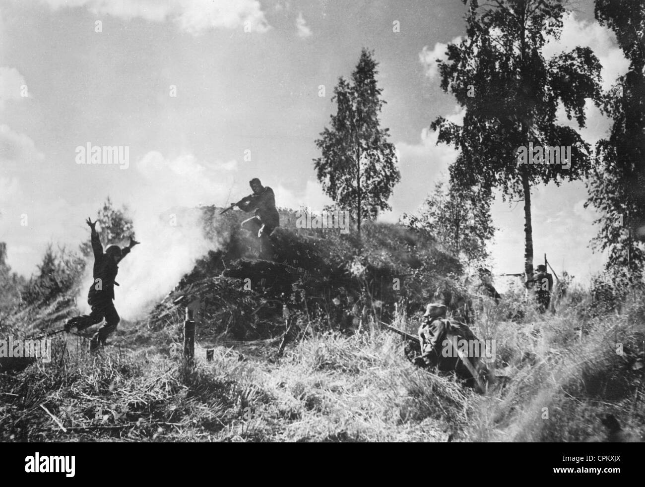 Russischer Soldat kapituliert vor finnische Soldaten, 1941 Stockfoto