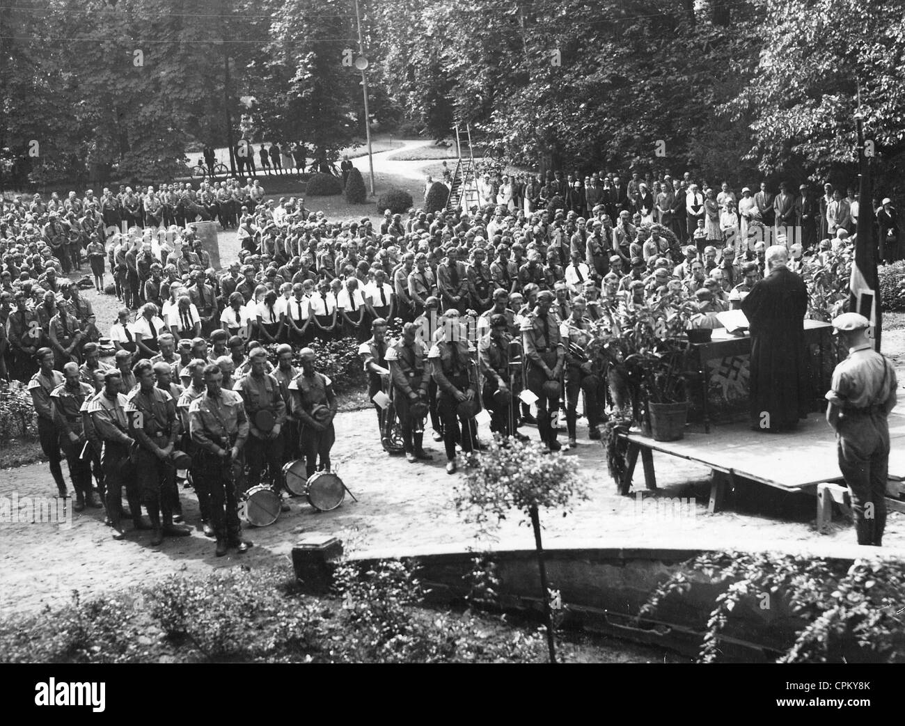 Service an der Hitler-Jugend und BDM, 1933 Stockfoto