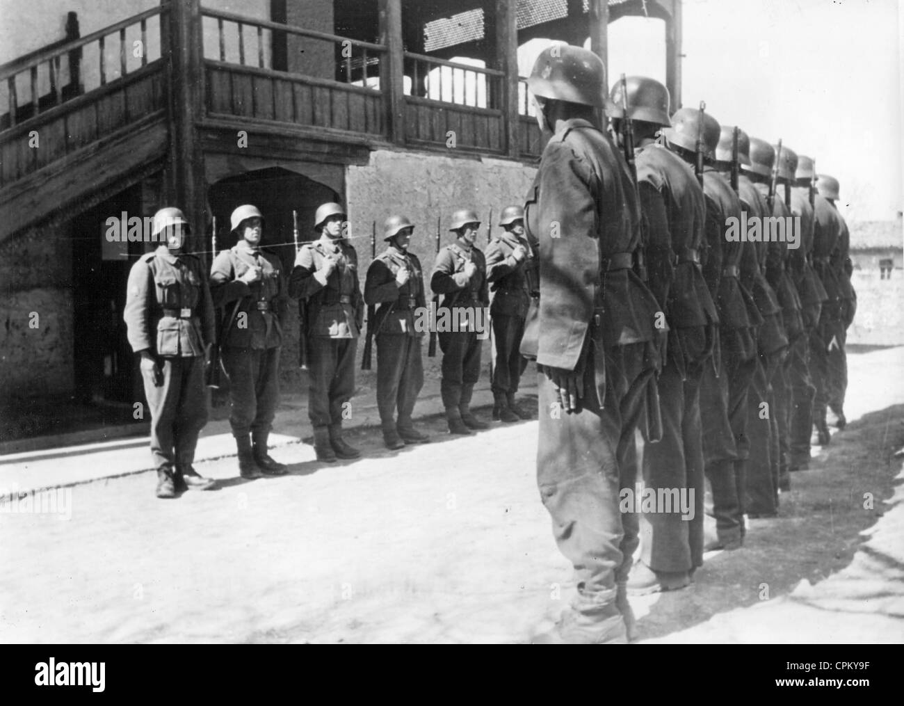 Russischen Freiwilligen der Wehrmacht an der Ostfront, 1943 Stockfoto