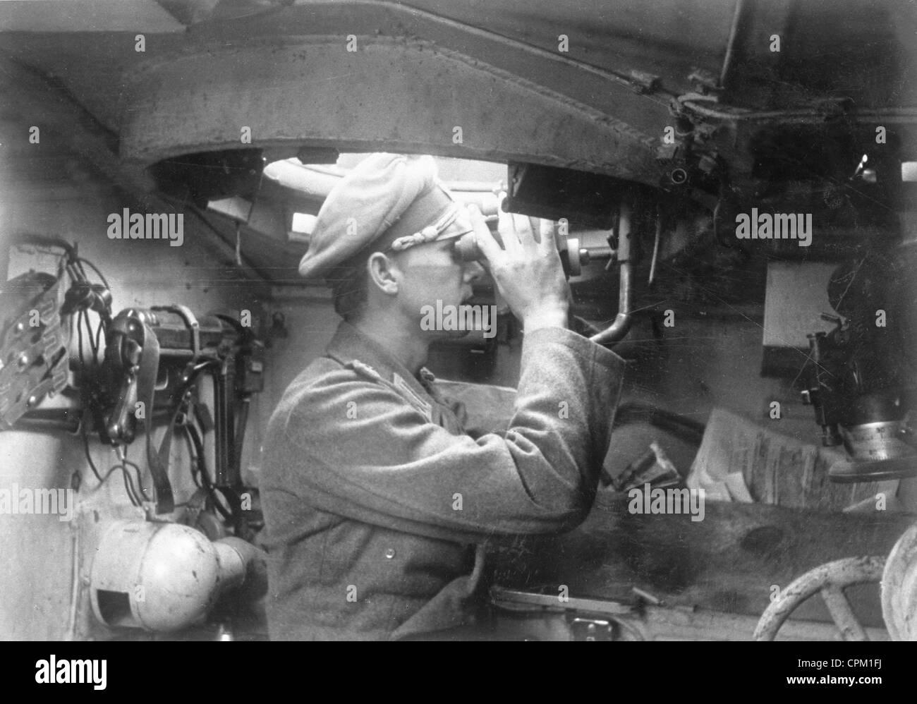 Deutsche StuG Kommandant in seinem Tank, 1944 Stockfoto