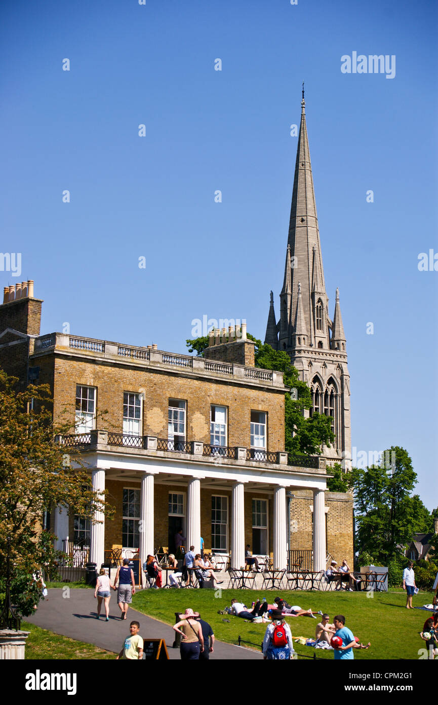 Clissold House Café und Marienkirche, Clissold Park, Stoke Newington, London, England Stockfoto
