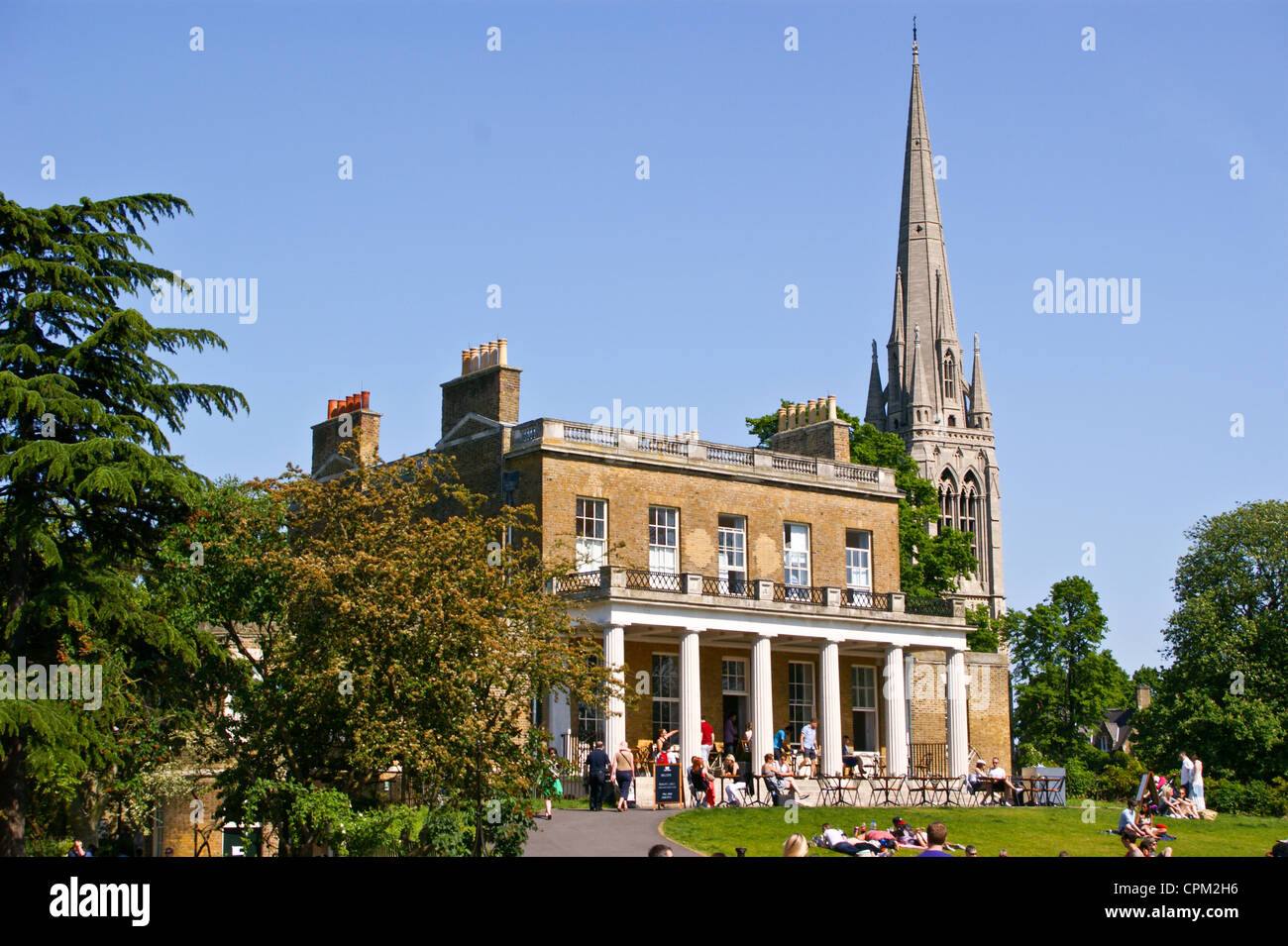 Clissold House Café und Marienkirche, Clissold Park, Stoke Newington, London, England Stockfoto