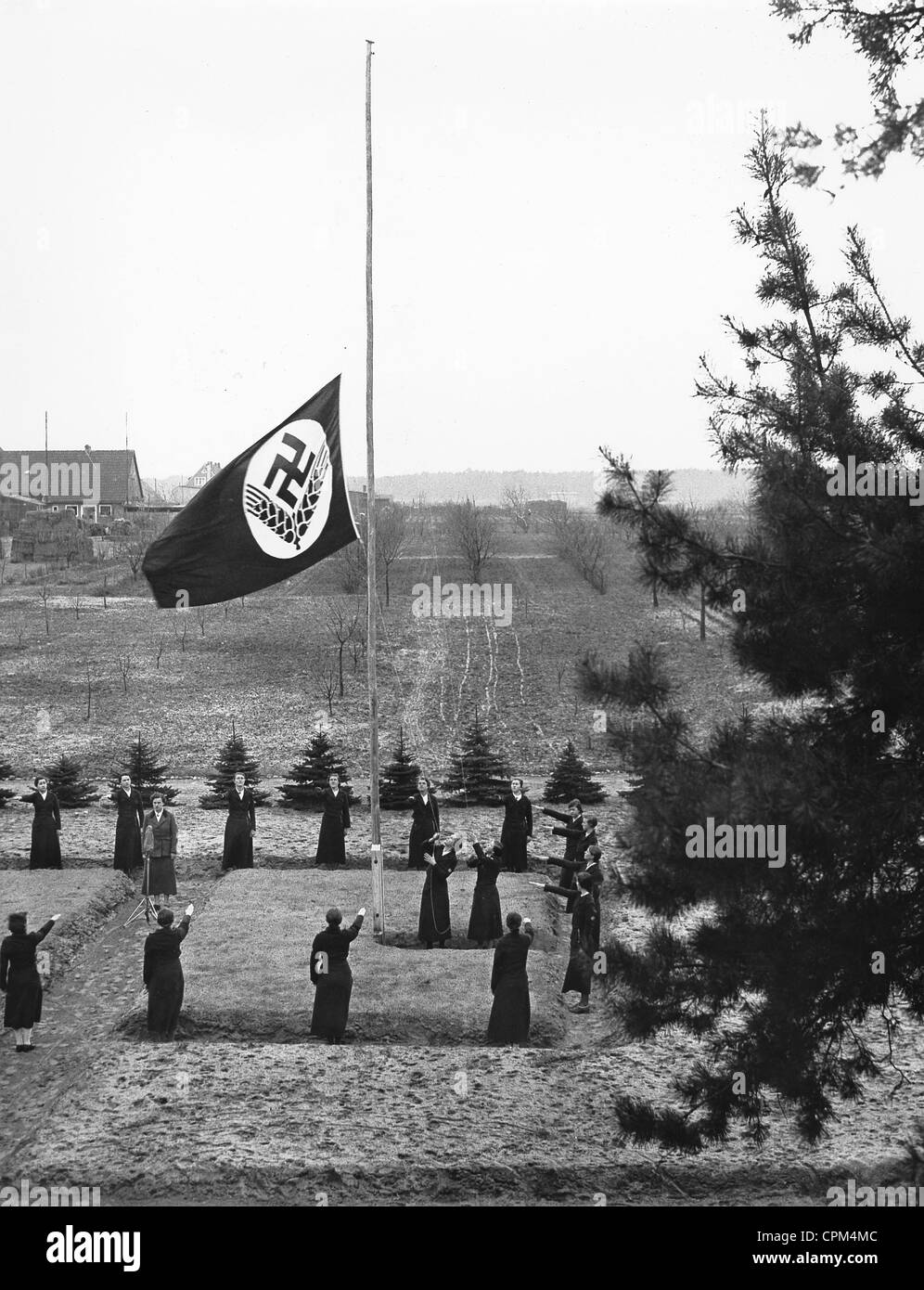 Flagge Zeremonie bei der Frauen Arbeitsdienst, 1939 Stockfoto