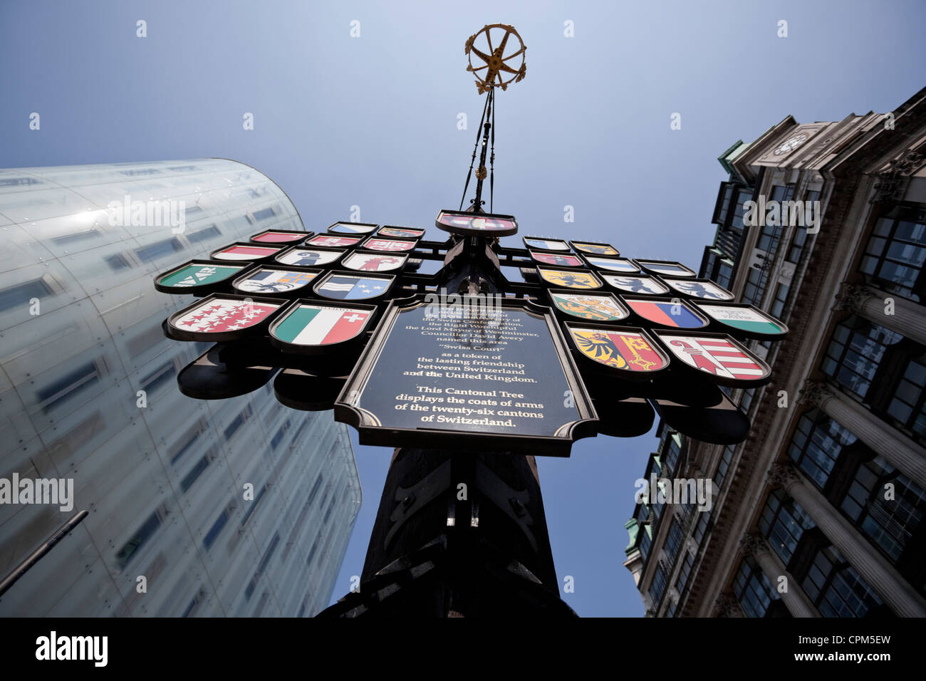 Schweizer Gericht post am Leicester Square, London, England, UK Stockfoto