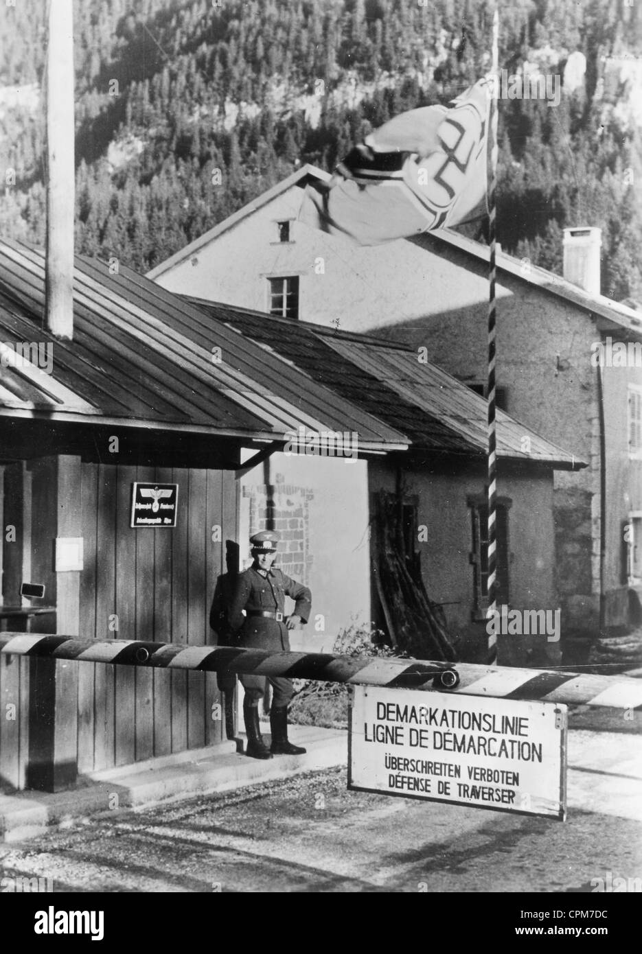 Deutsche Zollbeamte an der Demarkationslinie zu Vichy-Frankreich, 1942 Stockfoto