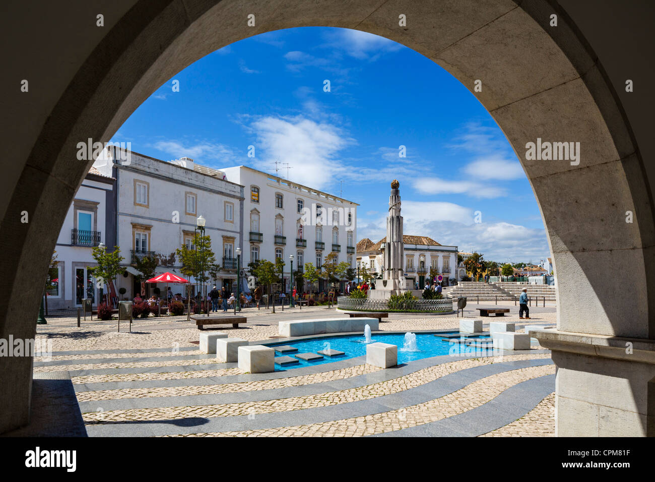 Praca da Republica im Zentrum der Altstadt, Tavira, Algarve, Portugal Stockfoto