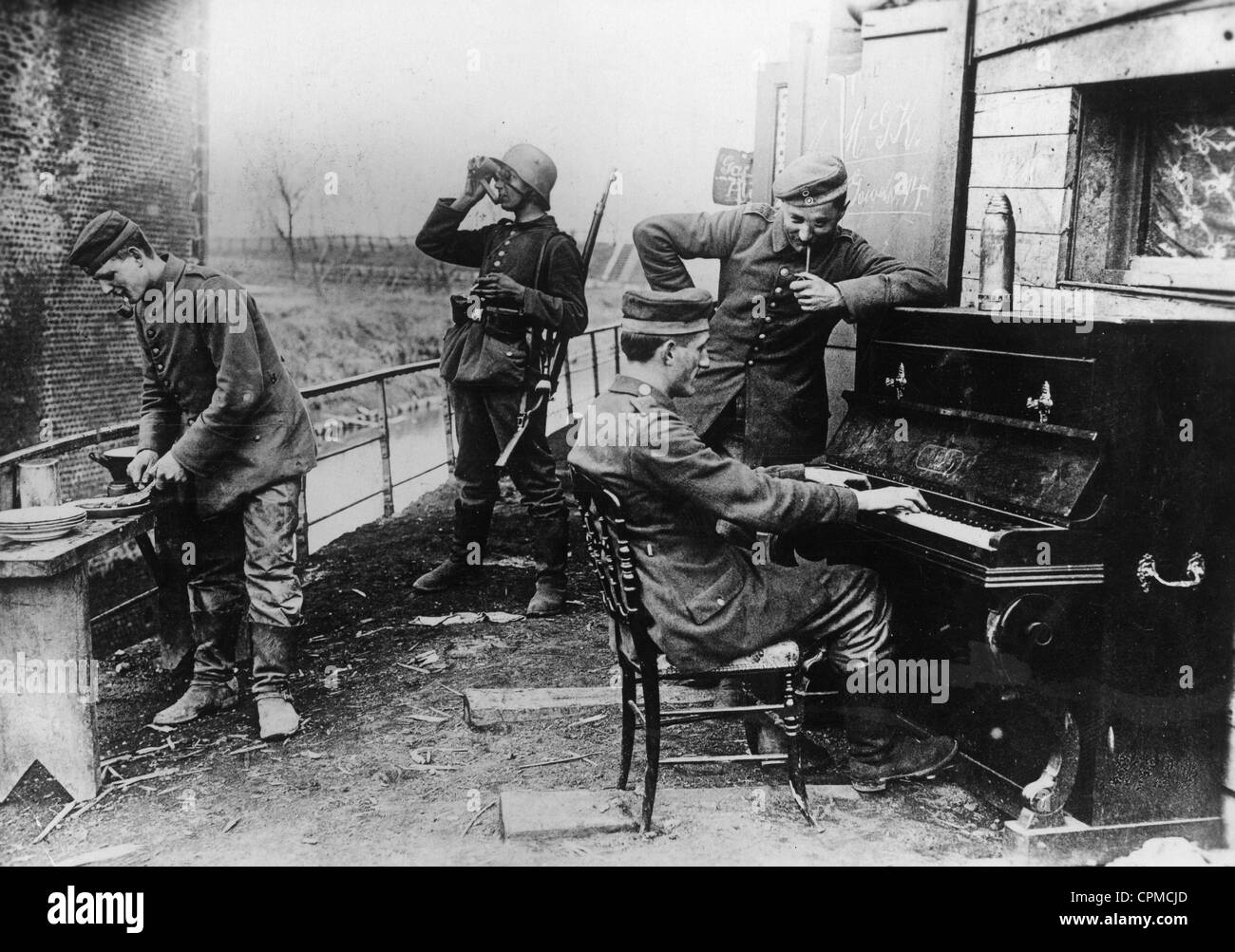 Deutsche Soldaten während der alliierten Offensive an der Westfront 1917 Stockfoto