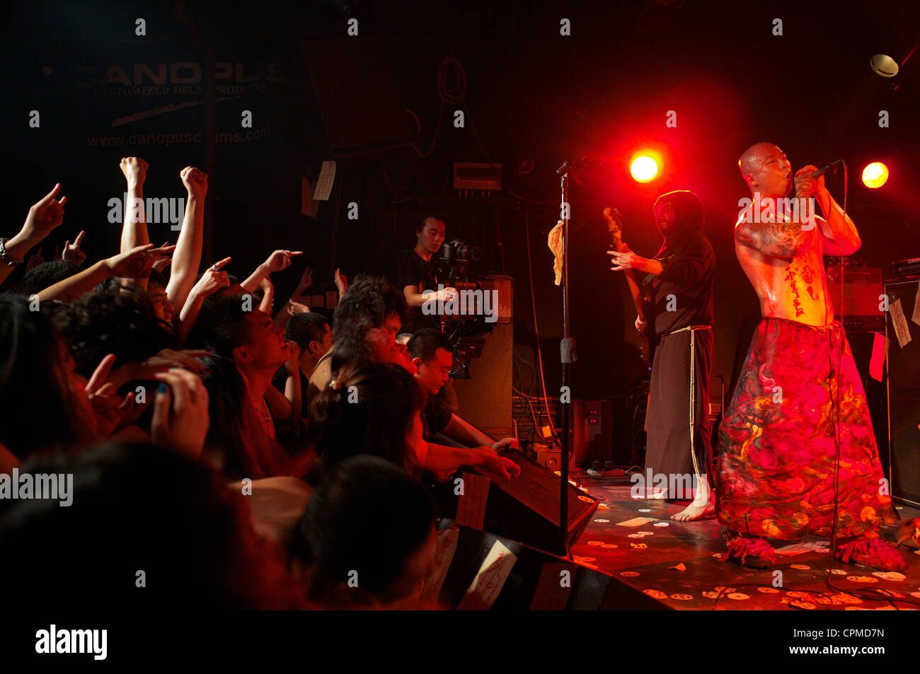 Chinesische Metal Quartett Voodoo Kungfu Abschied zeigen in Mao Livehouse in Peking, China. 26. Mai 2012 Stockfoto