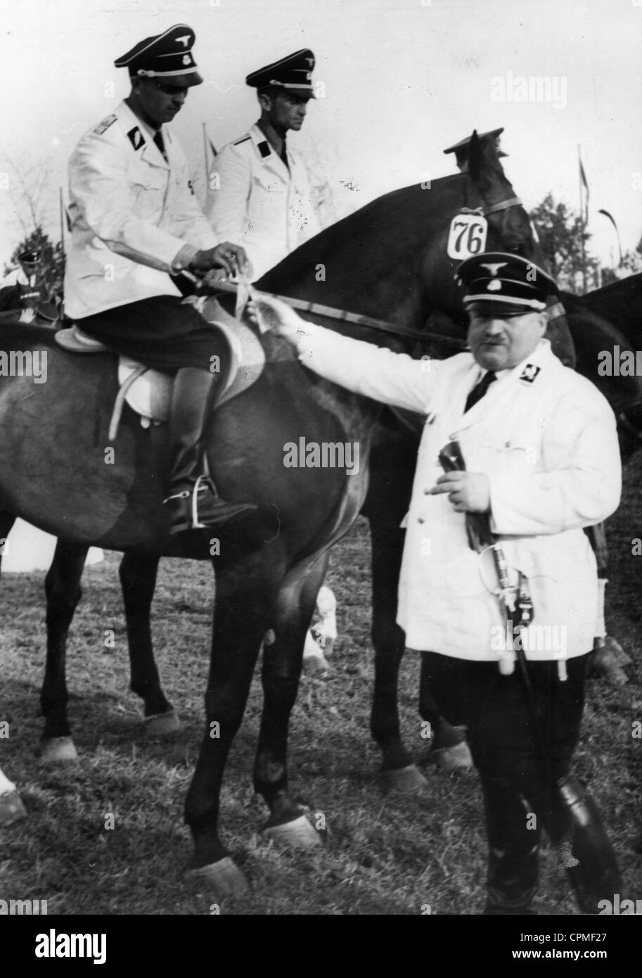 Christian Weber vergibt die "Brown Band", 1938 Stockfoto