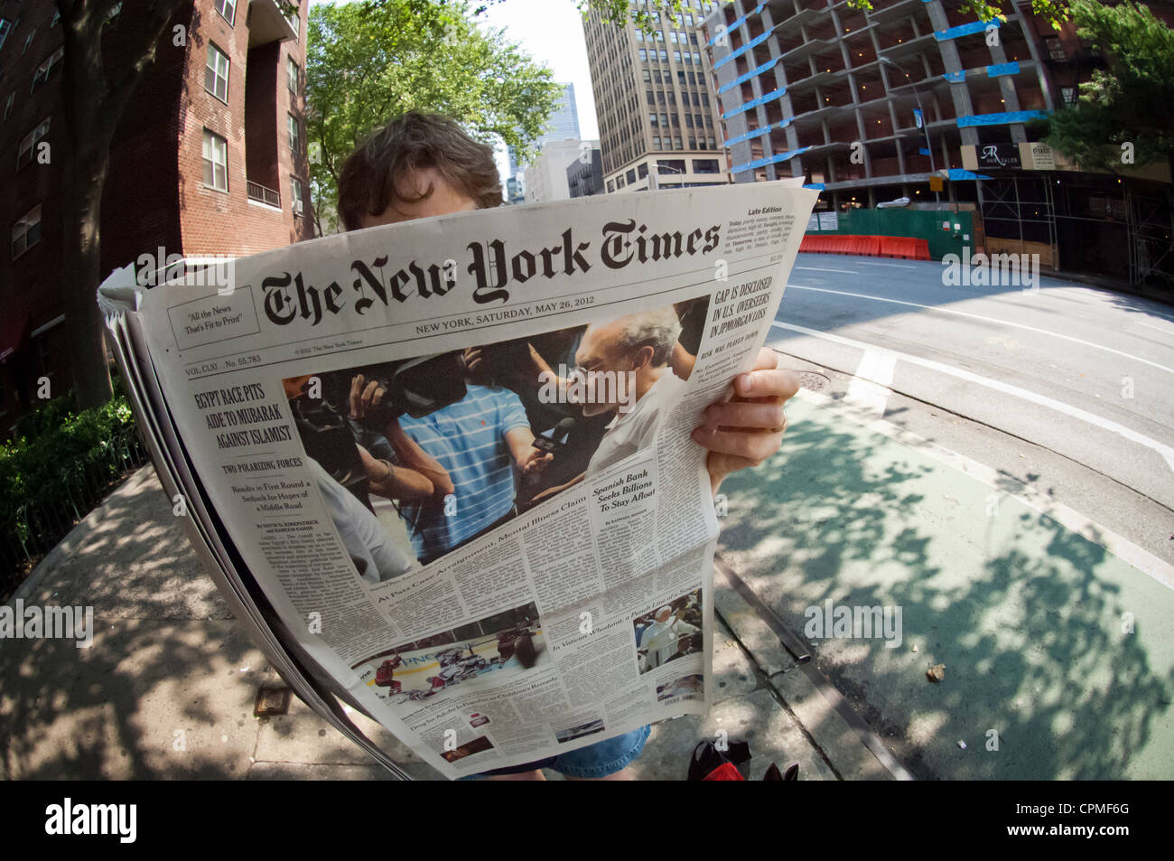 Die New York Times vom Samstag, 26. Mai 2012 berichtet über die Lösung des 33-jährige Etan Patz verschwinden Fall Stockfoto
