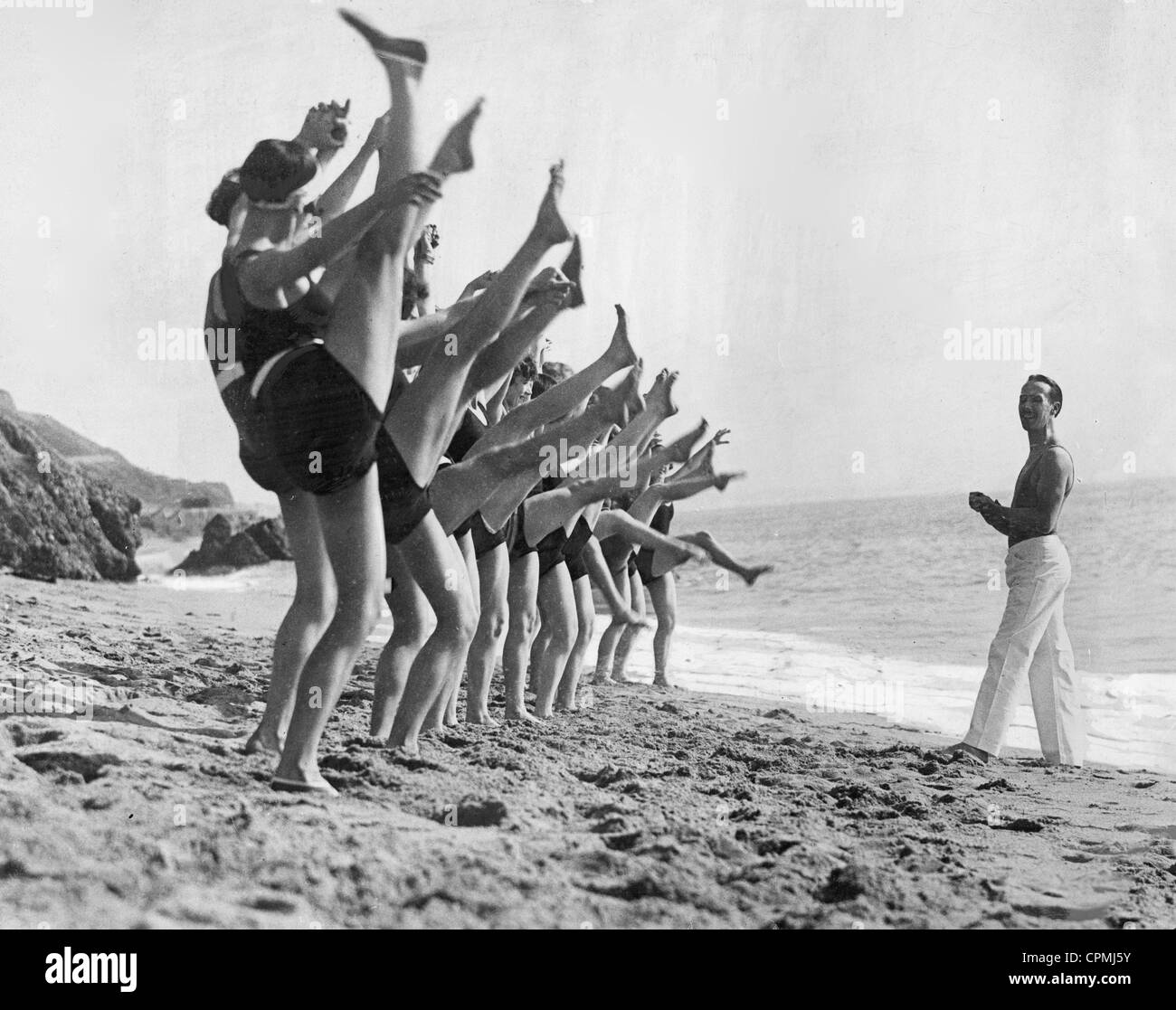 Gymnastik am Strand, 1926 Stockfoto